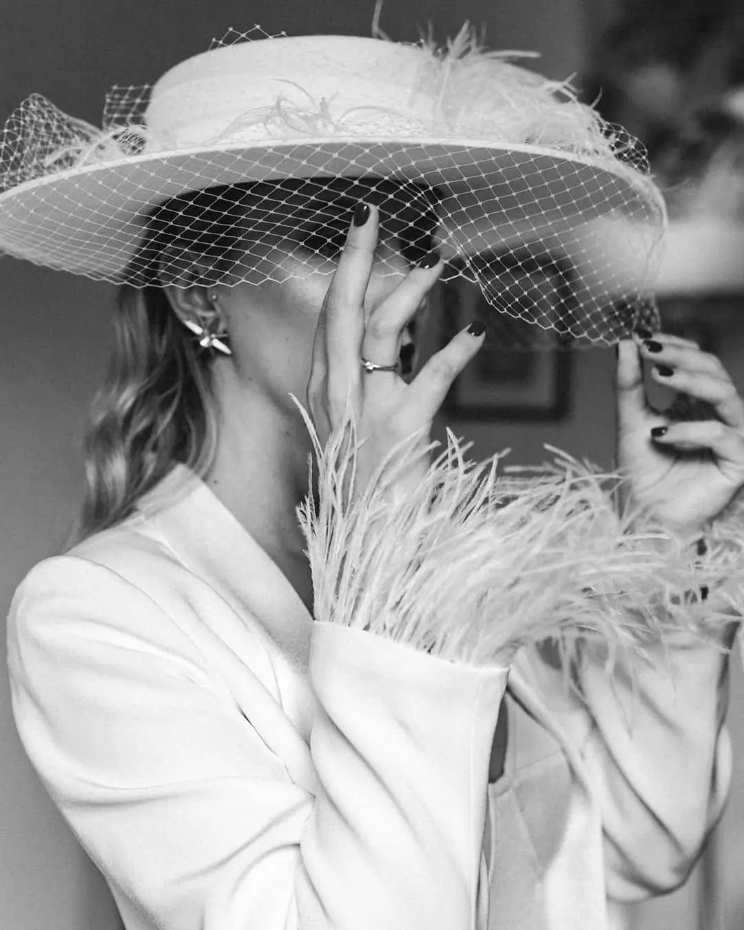 Sombrero de novia diseñado por Betto García, experto en sombrerería artesanal