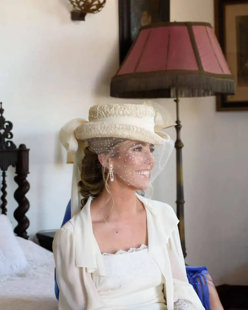 Sombrero de novia BALEL diseñado para versatilidad y mantenimiento a largo plaz