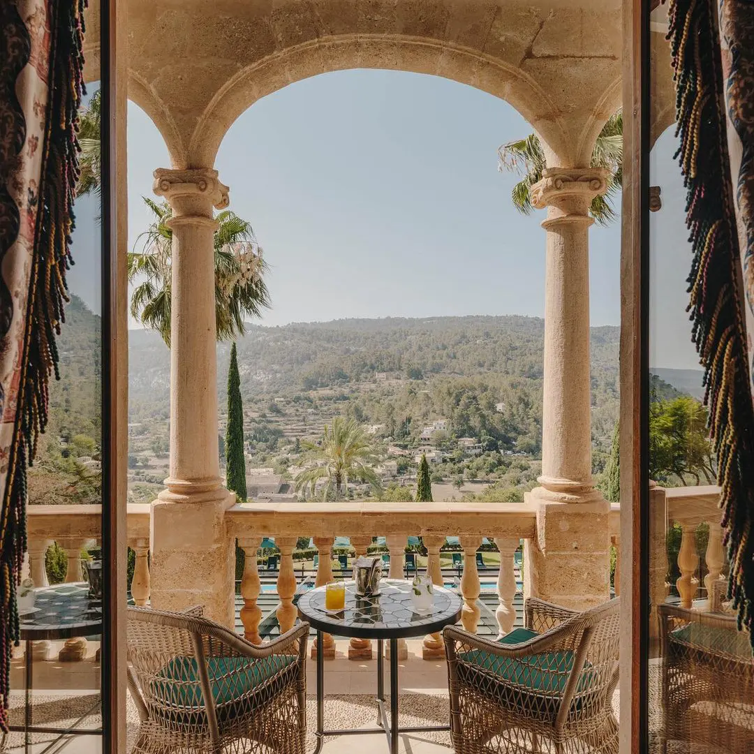 Vista desde el balcón en Finca Cortesín, uno de los mejores lugares para bodas en Marbella.