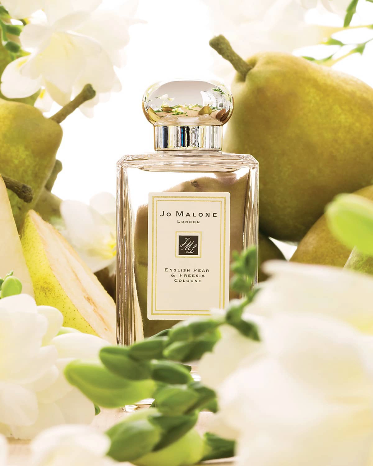 Fragancia English Pear & Freesia de Jo Malone como opción de perfume para novia
