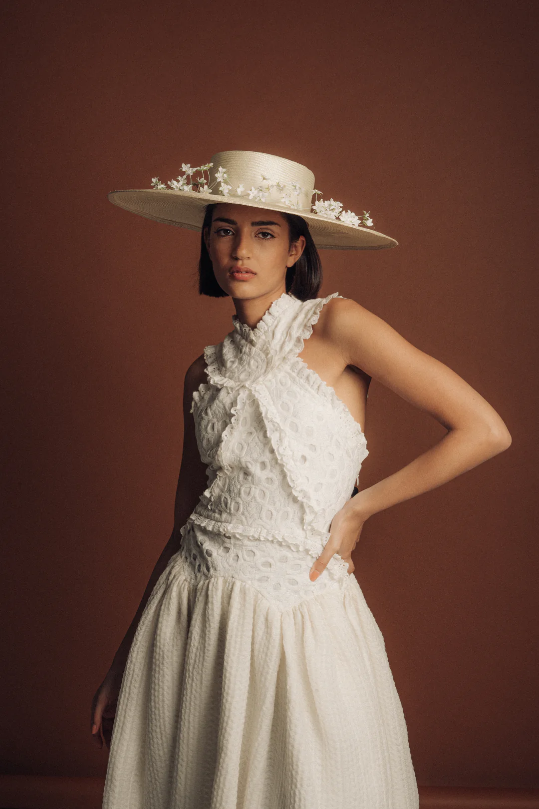 Sombrero de novia floral de Mimoki, accesorio de estilo y personalidad