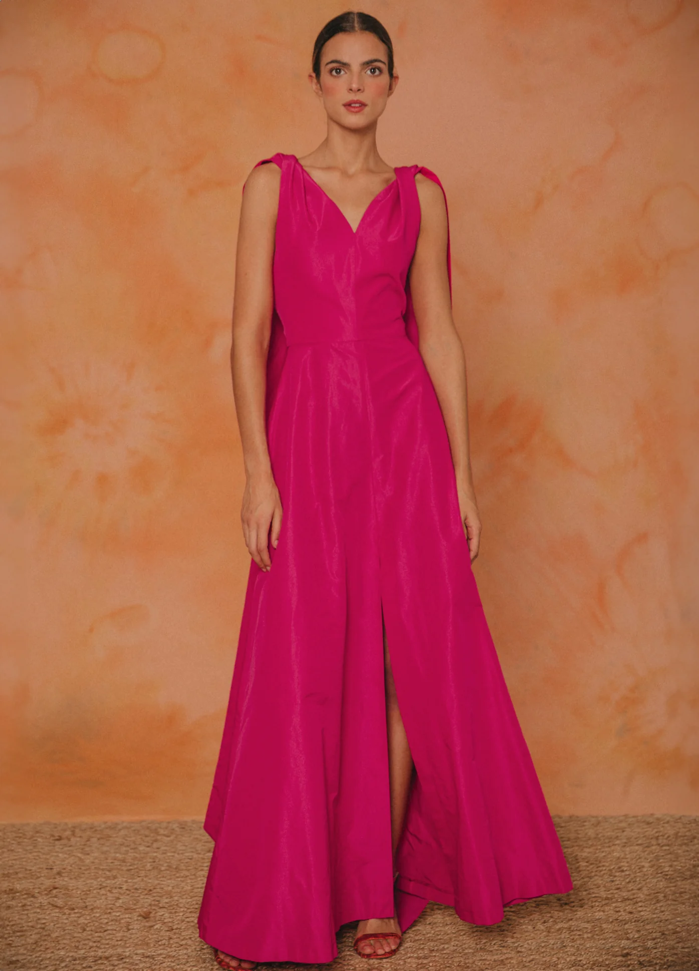 Vestidos de invitada para bodas en verano, vestido Colette de CHERUBINA con tiras largas y versátiles