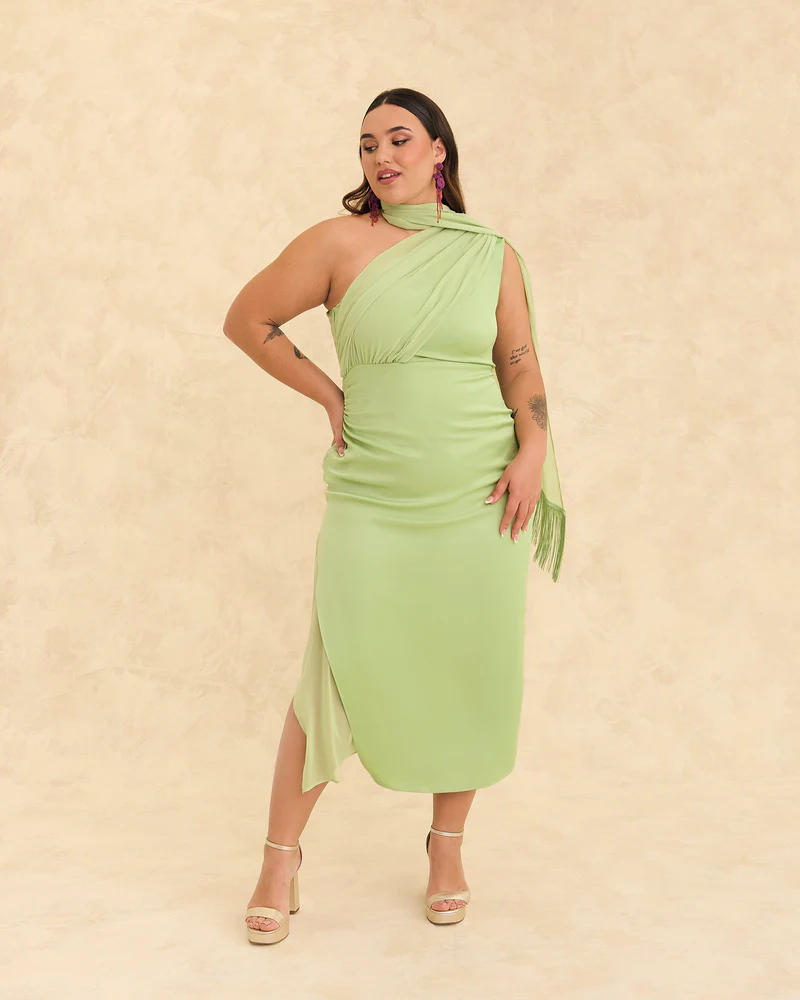 Vestidos de invitada para bodas en verano, vestido midi con chal y flecos