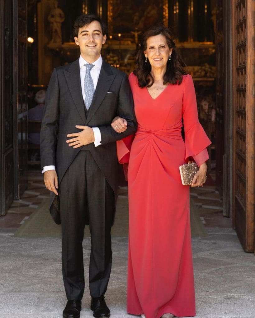 Handmade mother of the groom dress by Míriam Gálvez.