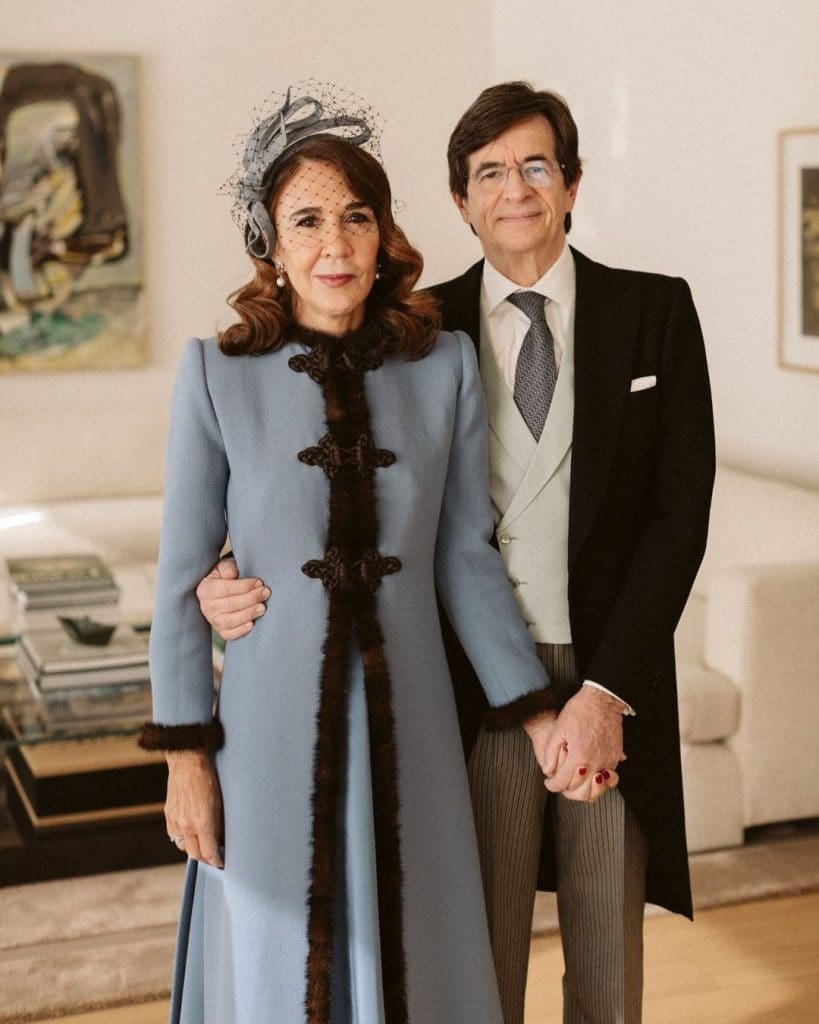 lamorous mother of the groom dress designed by Jorge Vázquez Atelier.